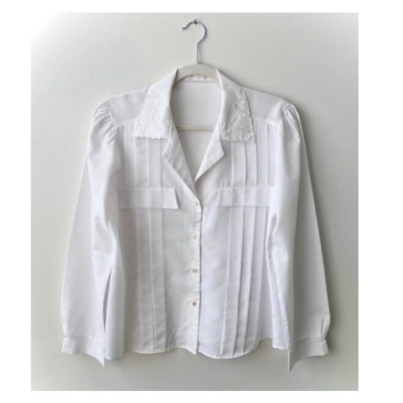 Vintage White Lace Collared Blouse - Button Down Front - Size Medium • Office - Picture 1 of 7
